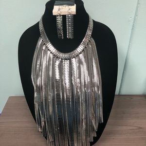 Cave Silver Necklace Set with Earrings